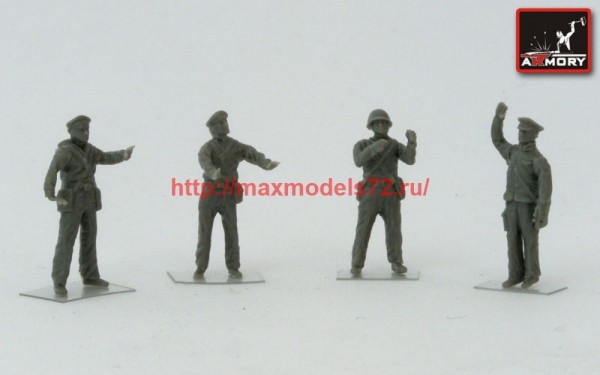 AR F7217   1/72 Soviet Quadruple Maxim AA gun marines crew (WWII) - 4 figures (thumb59704)